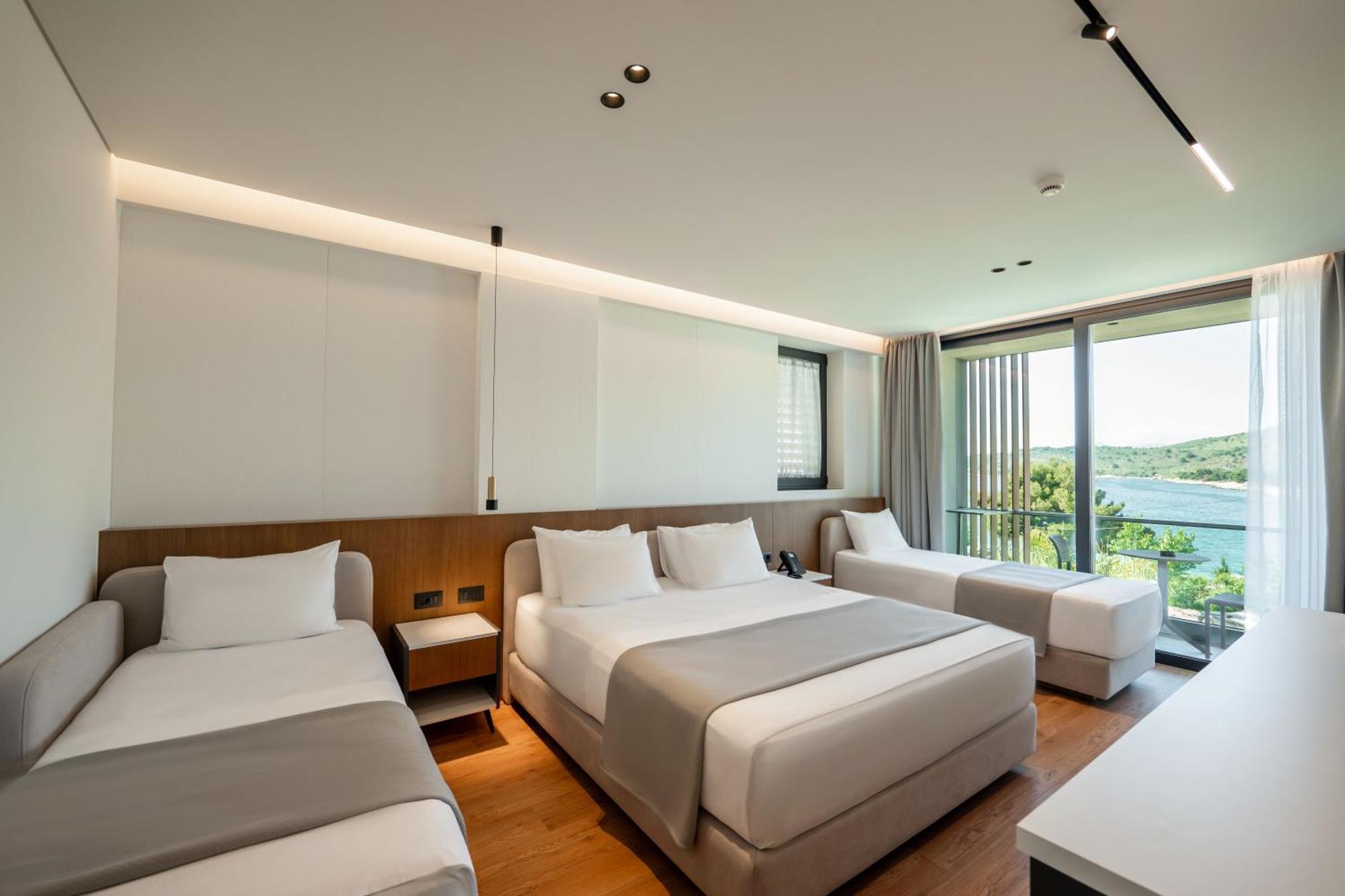 Euro Hotel Ksamil Ngoại thất bức ảnh